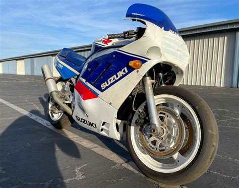 gsxr750 中古 - なぜ今でも愛され続けるのか？