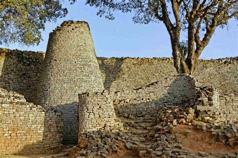  The Great Zimbabwe Construction: A Monument to Gold Trade and Architectural Ingenuity